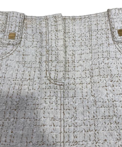 CHANEL（シャネル）CHANEL (シャネル) ココマークボタン ツイードベスト/ミニスカート セットアップ ホワイト サイズ:38の古着・服飾アイテム