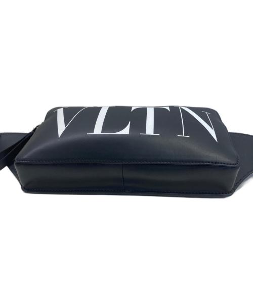 VALENTINO GARAVANI（ヴァレンティノ・ガラヴァーニ）VALENTINO GARAVANI (ヴァレンティノ・ガラヴァーニ) ボディーバッグ ブラックの古着・服飾アイテム