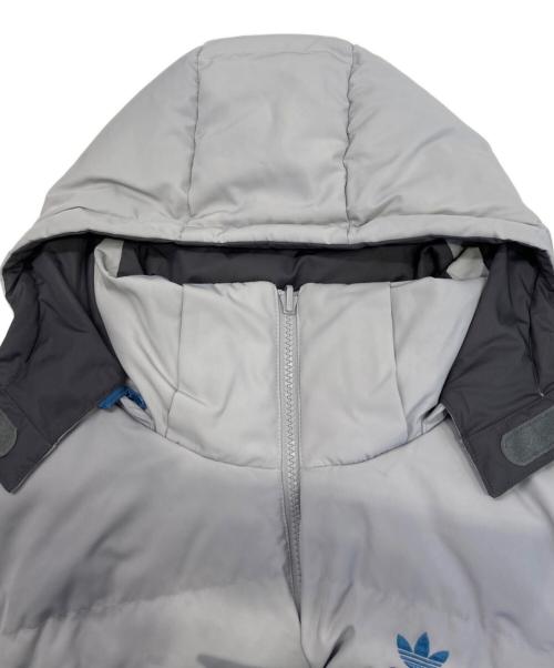 adidas（アディダス）adidas (アディダス) リバーシブルダウンジャケット グレー×ブルー サイズ:2XLの古着・服飾アイテム