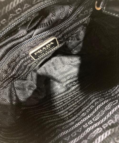 PRADA（プラダ）PRADA (プラダ) ナイロンショルダーバッグ カーキの古着・服飾アイテム