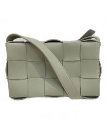 BOTTEGA VENETA（ボッテガベネタ）の古着「スモールカセットショルダーバッグ」｜アロエグリーン