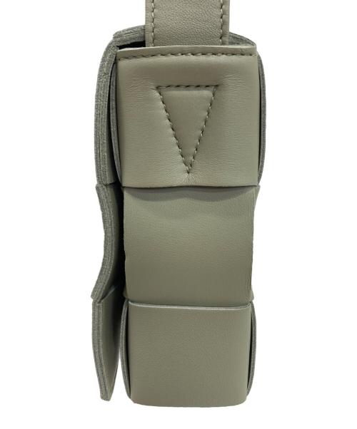 BOTTEGA VENETA（ボッテガベネタ）BOTTEGA VENETA (ボッテガベネタ) スモールカセットショルダーバッグ アロエグリーンの古着・服飾アイテム