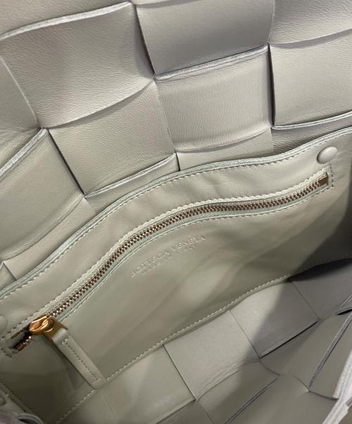 BOTTEGA VENETA（ボッテガベネタ）BOTTEGA VENETA (ボッテガベネタ) スモールカセットショルダーバッグ アロエグリーンの古着・服飾アイテム