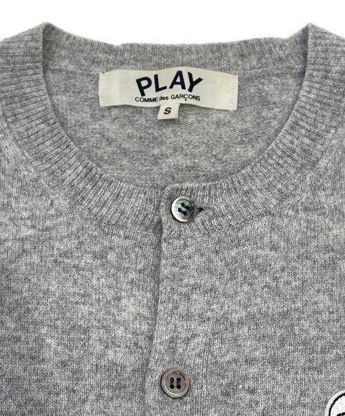 PLAY COMME des GARCONS（プレイコムデギャルソン）PLAY COMME des GARCONS (プレイコムデギャルソン) カーディガン グレー サイズ:Sの古着・服飾アイテム
