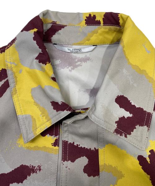 VALENTINO（ヴァレンティノ）VALENTINO (ヴァレンティノ) GIUBBINO CAMO JACKET ベージュ サイズ:48の古着・服飾アイテム