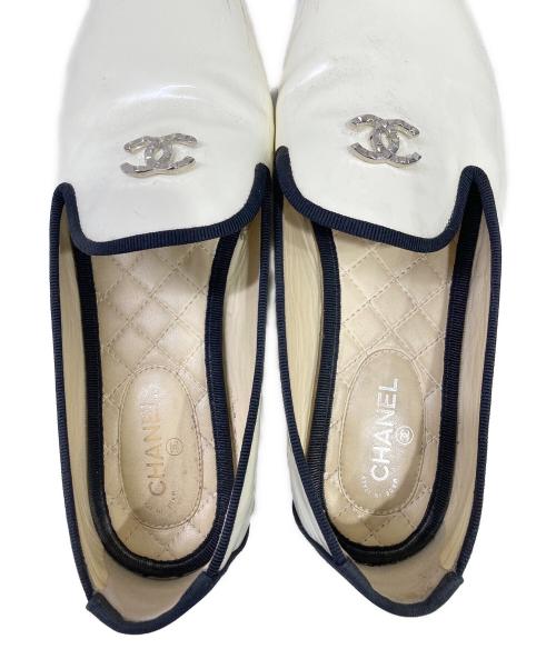 CHANEL（シャネル）CHANEL (シャネル) フラットシューズ アイボリー サイズ:37 1/2の古着・服飾アイテム