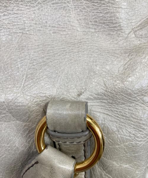 MIU MIU（ミュウミュウ）MIU MIU (ミュウミュウ) サイドリボンヴィッテロ2WAYバッグ グレーの古着・服飾アイテム