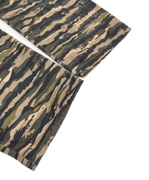 COMME des GARCONS JUNYA WATANABE MAN（コム デ ギャルソン ジュンヤ ワタナベ マン）COMME des GARCONS JUNYA WATANABE MAN (コム デ ギャルソン ジュンヤ ワタナベ マン) LEVI'S (リーバイス) タイガーカモデニムパンツ カーキ サイズ:Mの古着・服飾アイテム