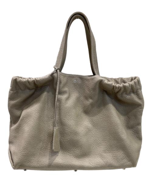 M.U.L（エムユーエル）M.U.L (エムユーエル) シボ型押しベントトート ベージュの古着・服飾アイテム