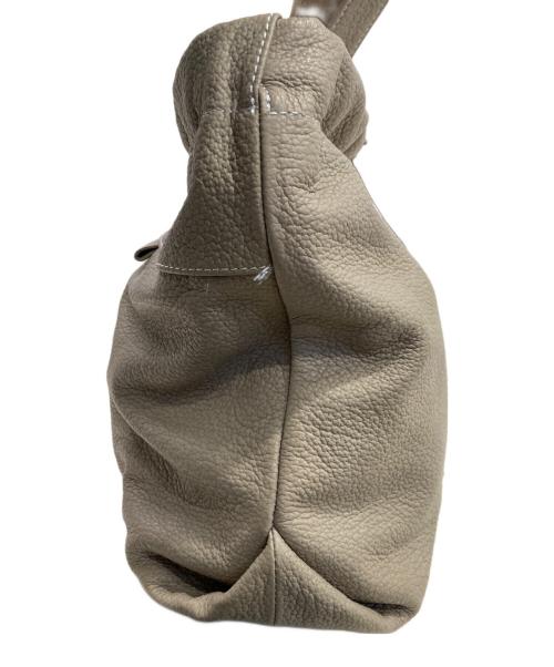 M.U.L（エムユーエル）M.U.L (エムユーエル) シボ型押しベントトート ベージュの古着・服飾アイテム