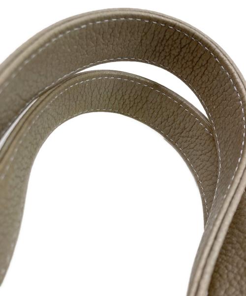 M.U.L（エムユーエル）M.U.L (エムユーエル) シボ型押しベントトート ベージュの古着・服飾アイテム