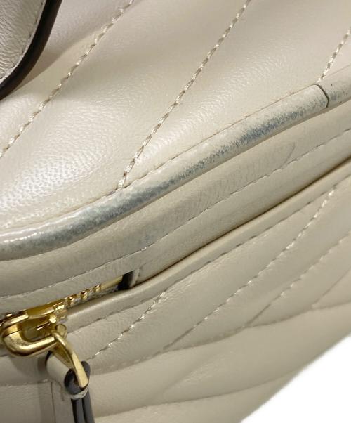 TORY BURCH（トリーバーチ）TORY BURCH (トリーバーチ) Kira Chevron Mini Vanity Case ベージュの古着・服飾アイテム