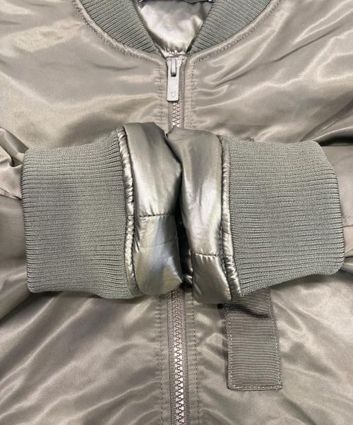 UNIQLO+J（ユニクロ プラスジェイ）UNIQLO+J (ユニクロ プラスジェイ) ハイブリッドダウン カーキ サイズ:Lの古着・服飾アイテム