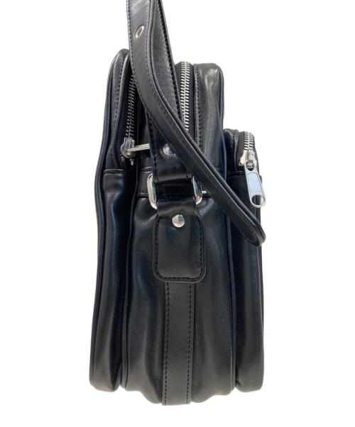COMME des GARCONS（コムデギャルソン）COMME des GARCONS (コムデギャルソン) フェイクレザーショルダーバッグ ブラックの古着・服飾アイテム