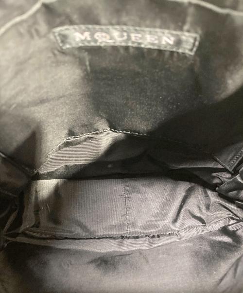 ALEXANDER McQUEEN（アレキサンダーマックイーン）ALEXANDER McQUEEN (アレキサンダーマックイーン) レザーショルダーバッグ ブラックの古着・服飾アイテム
