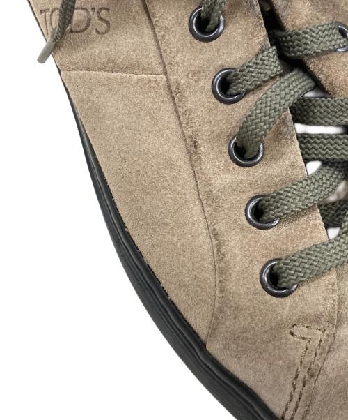 TOD'S（トッズ）TOD'S (トッズ) スニーカー ベージュ サイズ:8の古着・服飾アイテム