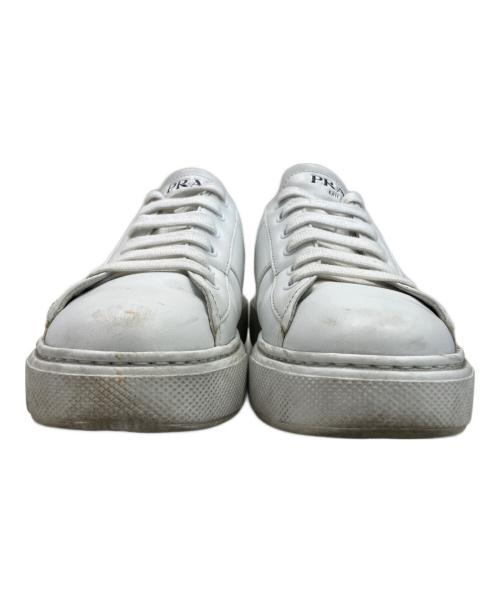 PRADA（プラダ）PRADA (プラダ) スニーカー ホワイト サイズ:35の古着・服飾アイテム