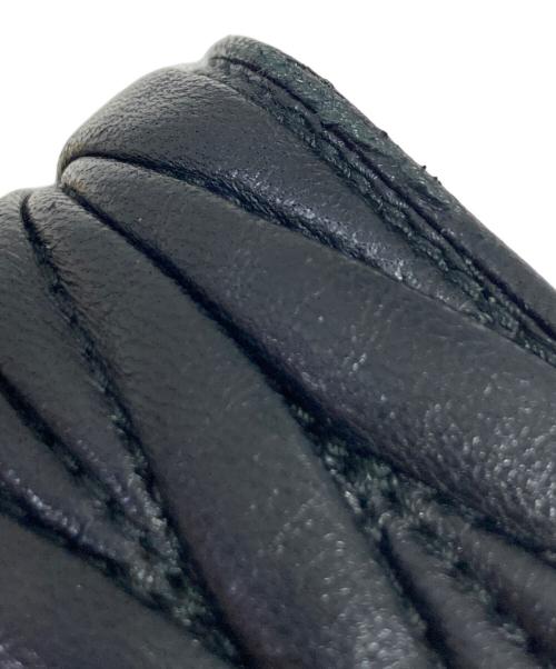 MIU MIU（ミュウミュウ）MIU MIU (ミュウミュウ) AirPodsケース ブラックの古着・服飾アイテム