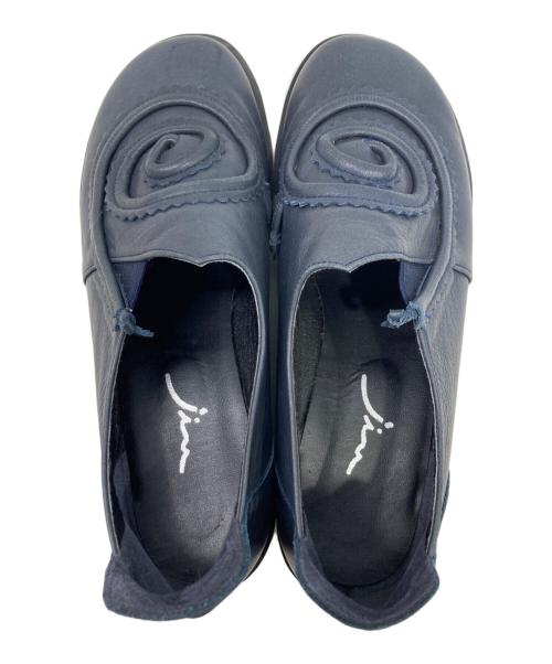 慈雨（ジウ）慈雨 (ジウ) スリッポン ネイビー サイズ:22½の古着・服飾アイテム