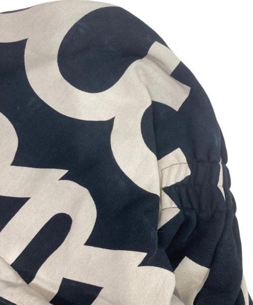 MARC JACOBS（マークジェイコブズ）MARC JACOBS (マークジェイコブズ) MONOGRAM OVERSIZED HOODIE ブラック サイズ:Mの古着・服飾アイテム