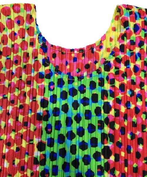 PLEATS PLEASE（プリーツプリーズ）PLEATS PLEASE (プリーツプリーズ) 総柄ノースリーブプリーツカットソー マルチカラー サイズ:３の古着・服飾アイテム