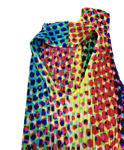 PLEATS PLEASE（プリーツプリーズ）PLEATS PLEASE (プリーツプリーズ) 総柄ノースリーブプリーツカットソー マルチカラー サイズ:３の古着・服飾アイテム