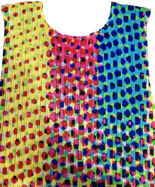 PLEATS PLEASE（プリーツプリーズ）PLEATS PLEASE (プリーツプリーズ) 総柄ノースリーブプリーツカットソー マルチカラー サイズ:３の古着・服飾アイテム