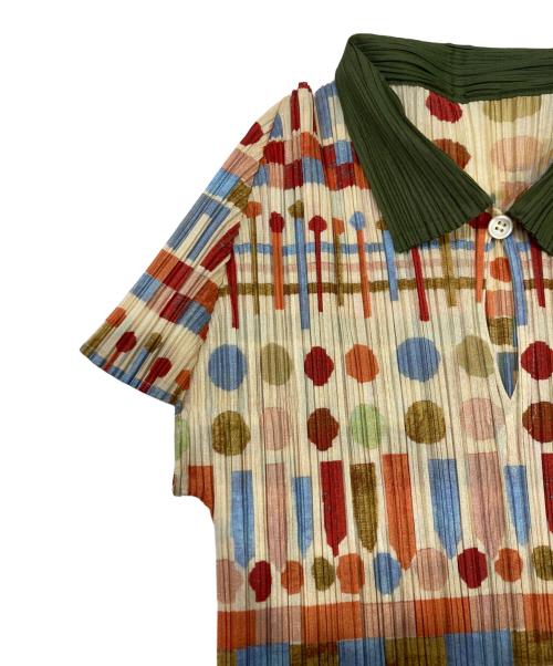 PLEATS PLEASE（プリーツプリーズ）PLEATS PLEASE (プリーツプリーズ) 総柄プリーツポロシャツ ベージュ サイズ:3の古着・服飾アイテム