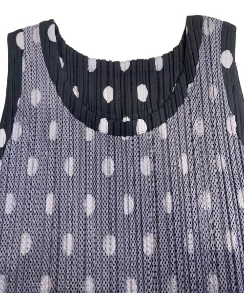 PLEATS PLEASE（プリーツプリーズ）PLEATS PLEASE (プリーツプリーズ) ノースリーブカットソー ブラック サイズ:3の古着・服飾アイテム