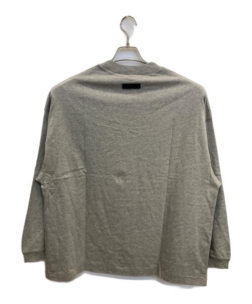 FOG ESSENTIALS（フィアオブゴッド エッセンシャル）FOG ESSENTIALS (フィアオブゴッド エッセンシャル) ロゴカットソー グレー サイズ:Sの古着・服飾アイテム