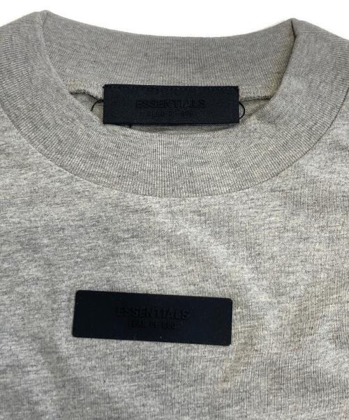 FOG ESSENTIALS（フィアオブゴッド エッセンシャル）FOG ESSENTIALS (フィアオブゴッド エッセンシャル) ロゴカットソー グレー サイズ:Sの古着・服飾アイテム