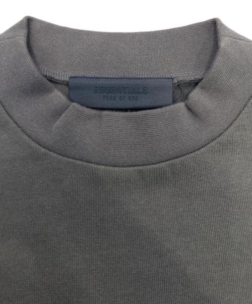 FOG ESSENTIALS（フィアオブゴッド エッセンシャル）FOG ESSENTIALS (フィアオブゴッド エッセンシャル) アーチロゴカットソー グレー サイズ:Sの古着・服飾アイテム