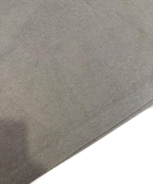 FOG ESSENTIALS（フィアオブゴッド エッセンシャル）FOG ESSENTIALS (フィアオブゴッド エッセンシャル) アーチロゴカットソー グレー サイズ:Sの古着・服飾アイテム