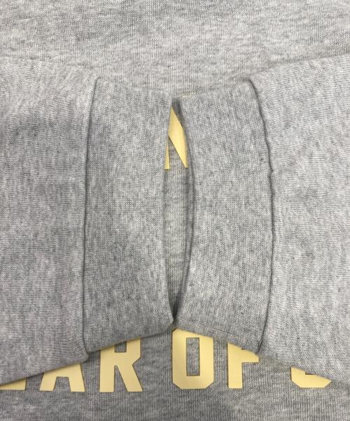 FOG ESSENTIALS（フィアオブゴッド エッセンシャル）FOG ESSENTIALS (フィアオブゴッド エッセンシャル) アーチロゴカットソー グレー サイズ:Lの古着・服飾アイテム