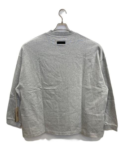 FOG ESSENTIALS（フィアオブゴッド エッセンシャル）FOG ESSENTIALS (フィアオブゴッド エッセンシャル) アーチロゴカットソー グレー サイズ:Lの古着・服飾アイテム
