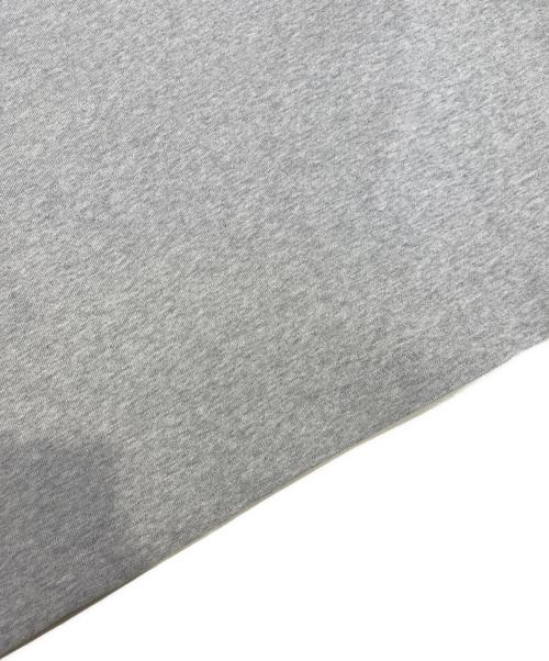FOG ESSENTIALS（フィアオブゴッド エッセンシャル）FOG ESSENTIALS (フィアオブゴッド エッセンシャル) アーチロゴカットソー グレー サイズ:Lの古着・服飾アイテム