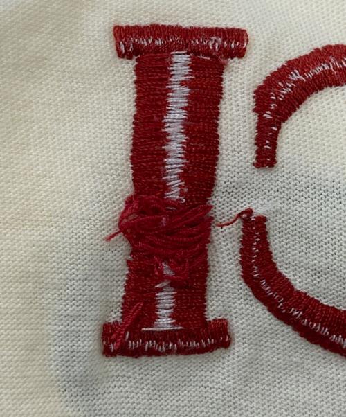 GUCCI（グッチ）GUCCI (グッチ) ロゴ刺繍Tシャツ アイボリー サイズ:XS（160）の古着・服飾アイテム