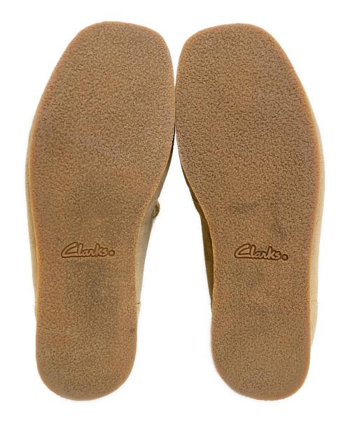 CLARKS（クラークス）CLARKS (クラークス) ワラビー ベージュ サイズ:UK7 1/2(26～26.5㎝）の古着・服飾アイテム
