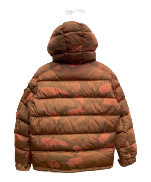 MONCLER（モンクレール）MONCLER (モンクレール) MAYAカモ柄ダウンジャケット オレンジ サイズ:１の古着・服飾アイテム