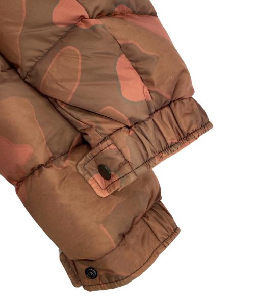MONCLER（モンクレール）MONCLER (モンクレール) MAYAカモ柄ダウンジャケット オレンジ サイズ:１の古着・服飾アイテム