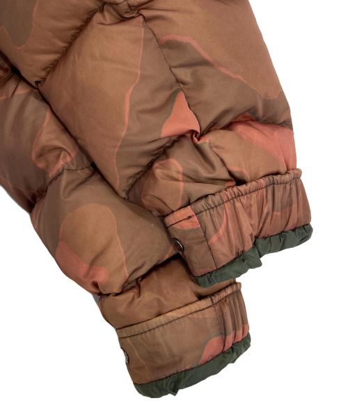 MONCLER（モンクレール）MONCLER (モンクレール) MAYAカモ柄ダウンジャケット オレンジ サイズ:１の古着・服飾アイテム