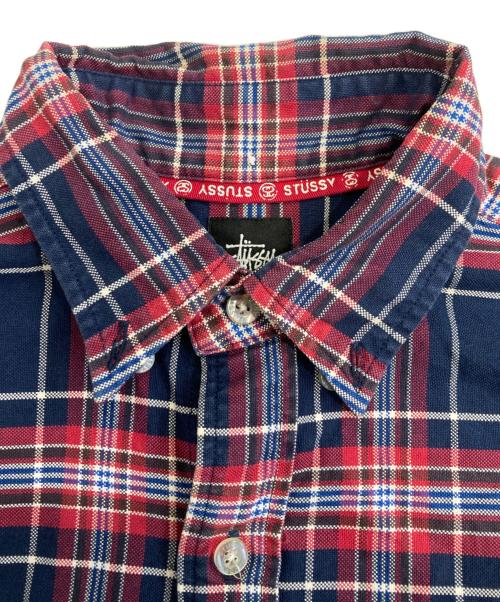 stussy（ステューシー）stussy (ステューシー) ボタンダウンシャツ ネイビー×レッド サイズ:Sの古着・服飾アイテム