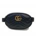 GUCCI（グッチ）の古着「GGマーモント ウエストバッグ」｜ブラック