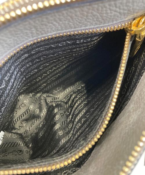 PRADA（プラダ）PRADA (プラダ) ショルダーバッグ グレージュの古着・服飾アイテム