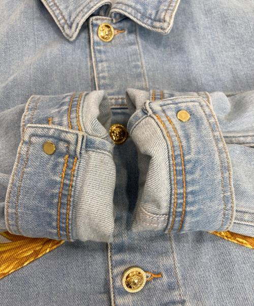 VERSACE（ヴェルサーチェ）VERSACE (ヴェルサーチェ) ストーンウォッシュデニムジャケット インディゴ サイズ:46の古着・服飾アイテム