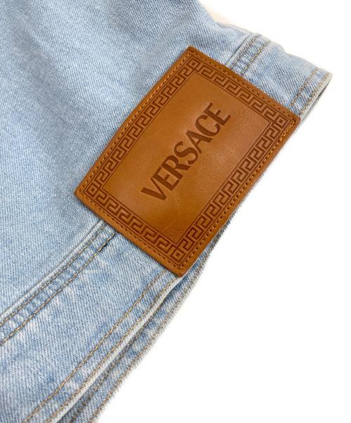 VERSACE（ヴェルサーチェ）VERSACE (ヴェルサーチェ) ストーンウォッシュデニムジャケット インディゴ サイズ:46の古着・服飾アイテム