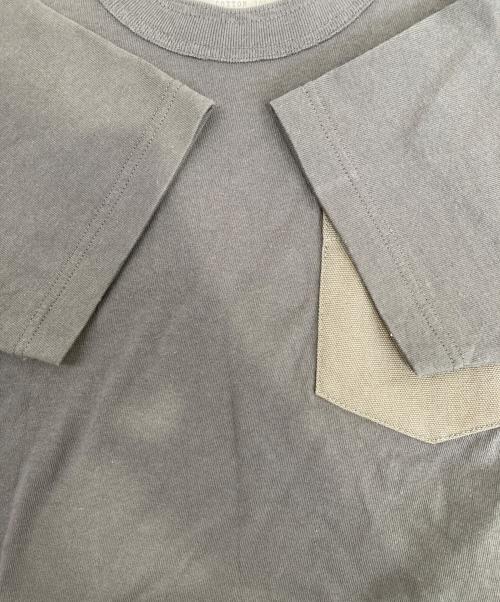 sacai（サカイ）sacai (サカイ) CARHARTT WIP (カーハート ワーク イン プログレス) Tシャツ グレーの古着・服飾アイテム
