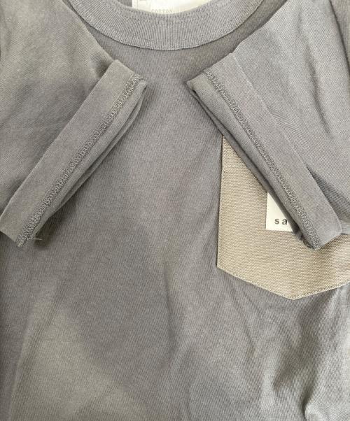 sacai（サカイ）sacai (サカイ) CARHARTT WIP (カーハート ワーク イン プログレス) Tシャツ グレーの古着・服飾アイテム