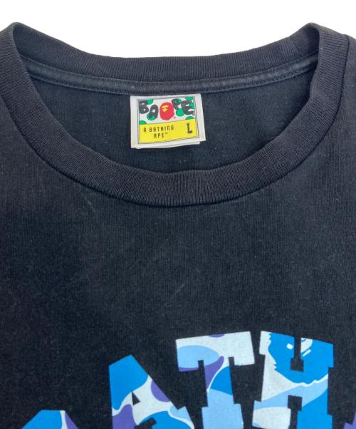 A BATHING APE（アベイシングエイプ）A BATHING APE (アベイシングエイプ) ABC CAMO COLLEGE TEE ブラック サイズ:Lの古着・服飾アイテム