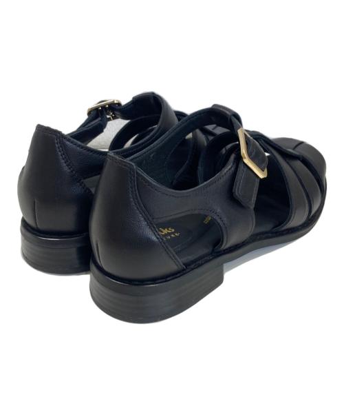 CLARKS（クラークス）CLARKS (クラークス) グルカサンダル ホワイト サイズ:23.5の古着・服飾アイテム